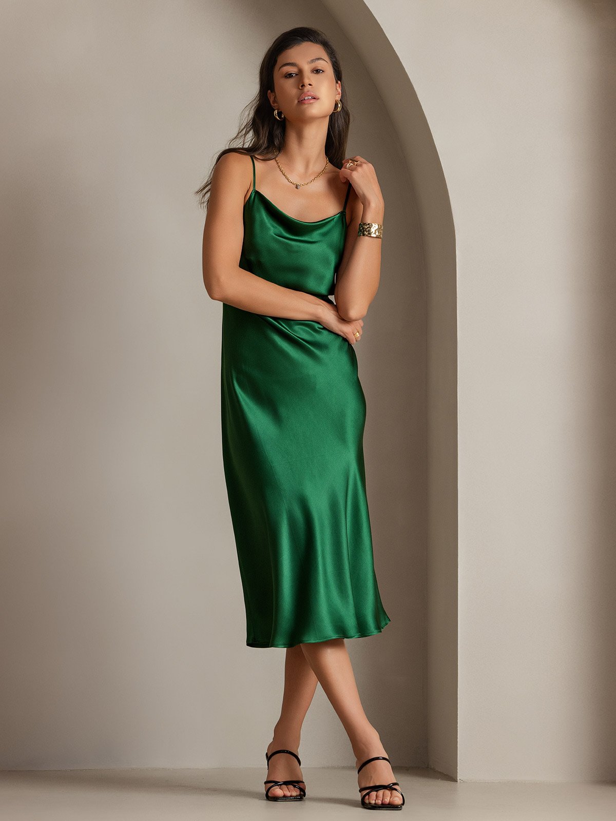 Robe Maxi Longue en Soie Pure avec Bretelles Robe Maxi Longue en Soie Pure avec Bretelles