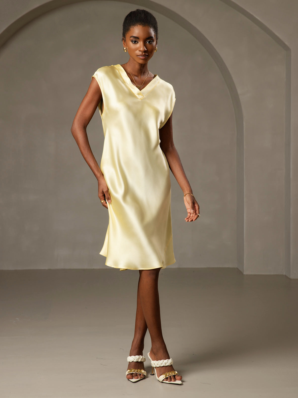 Pure Soie Élégante Cap Sleeve Robe Pure Soie Élégante Cap Sleeve Robe