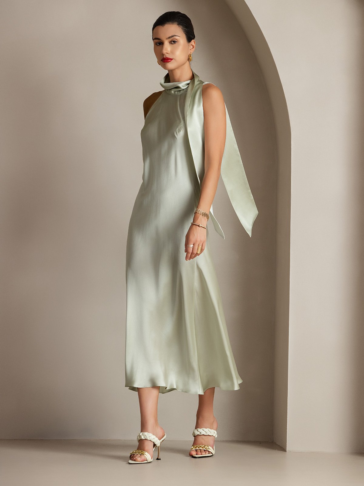 19Momme Soie Nouer Col Maxi Robe 19Momme Soie Nouer Col Maxi Robe
