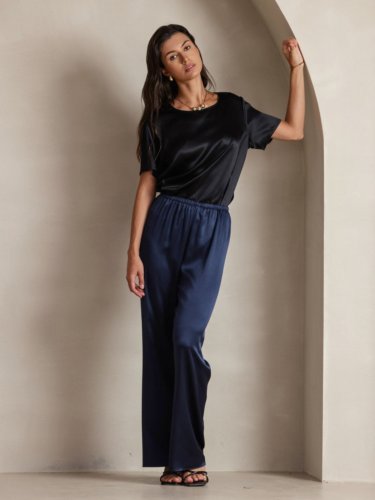 Pure Soie Manches Courtes T-shirt (pantalon non inclus) Pure Soie Manches Courtes T-shirt (pantalon non inclus)
