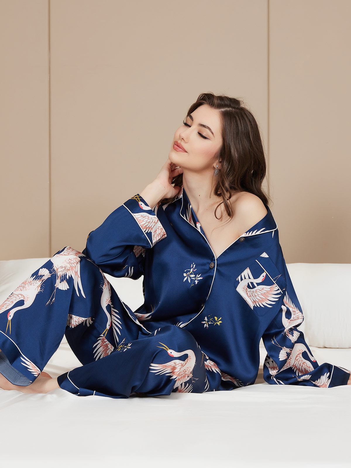 19Momme Ensemble Pyjama Long en Soie avec Imprimé Crane pour Femme 19Momme Ensemble Pyjama Long en Soie avec Imprimé Crane pour Femme