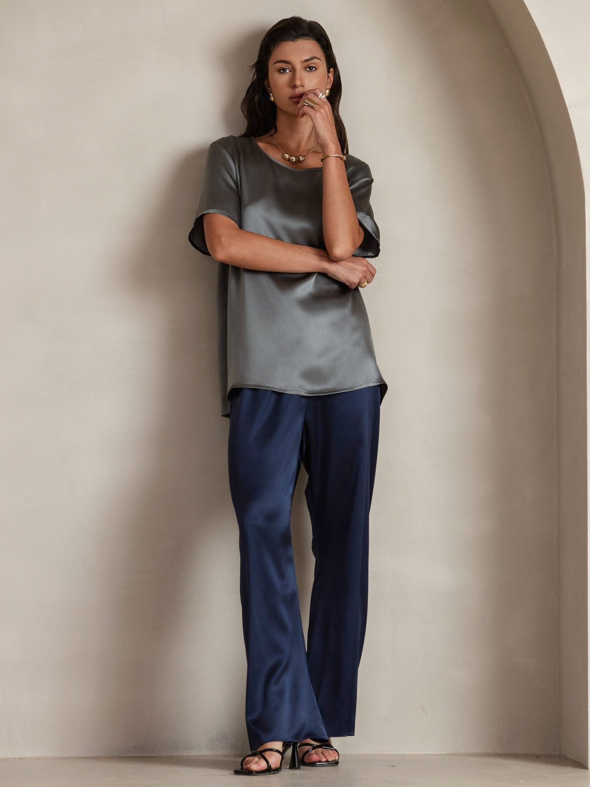 Pure Soie Manches Courtes T-shirt (pantalon non inclus) Pure Soie Manches Courtes T-shirt (pantalon non inclus)