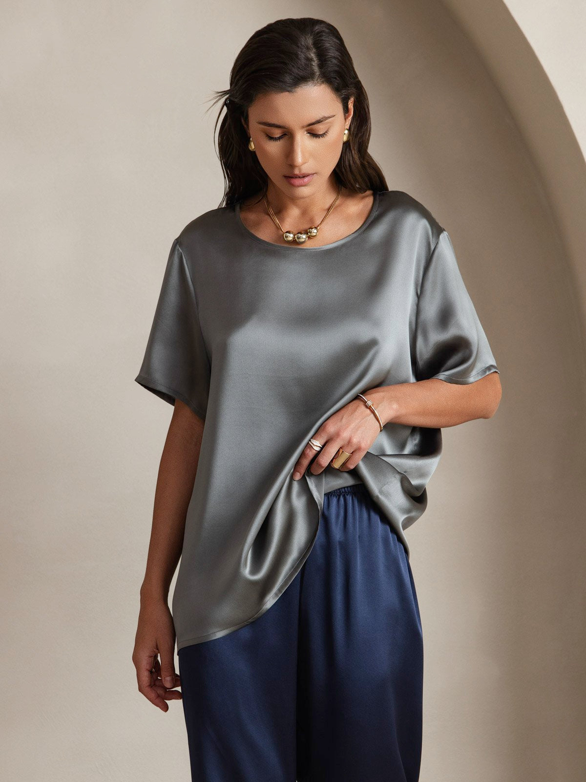 Pure Soie Manches Courtes T-shirt (pantalon non inclus) Pure Soie Manches Courtes T-shirt (pantalon non inclus)