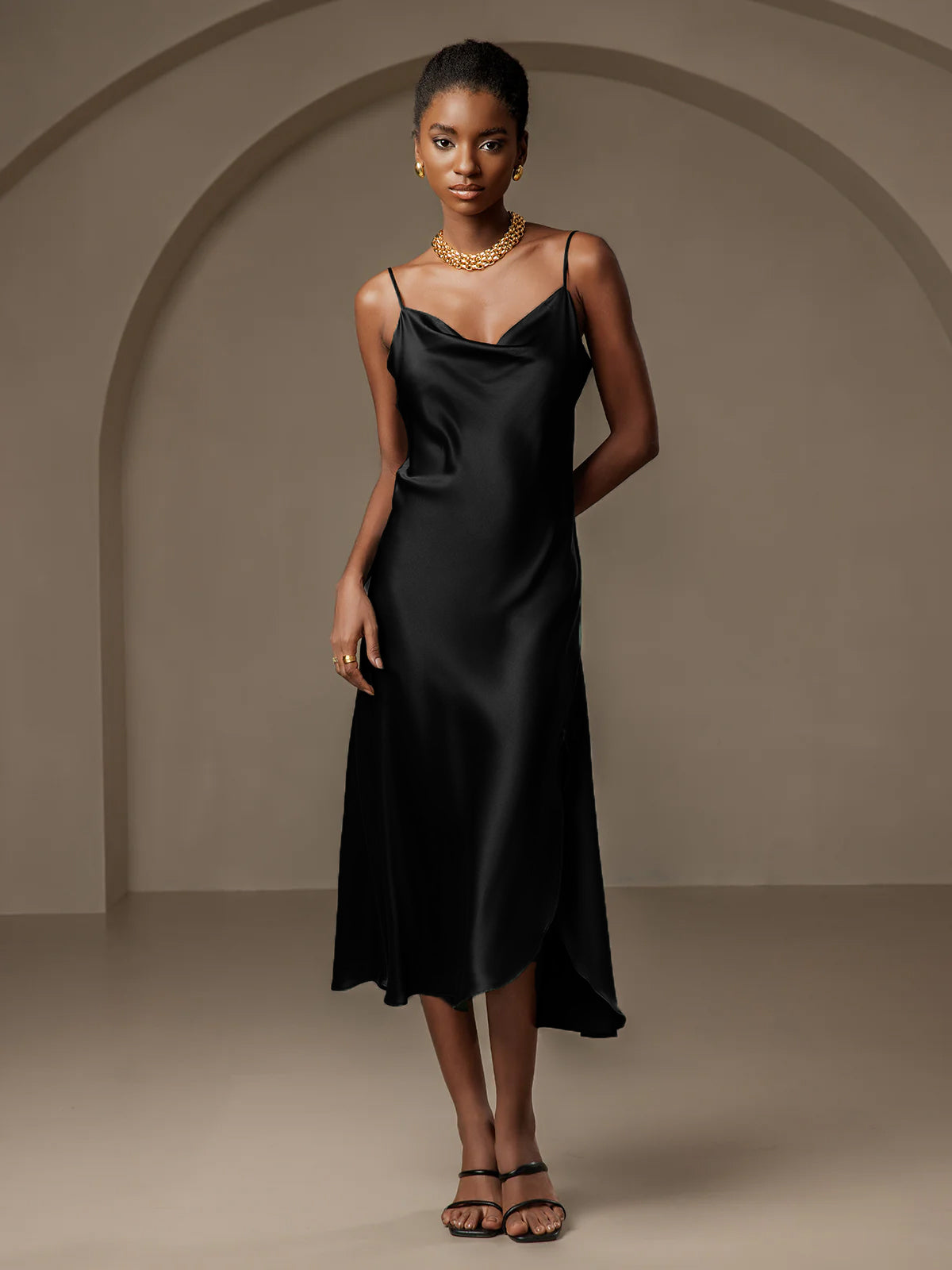 19Momme Robe Longue Chic en Biais de Soie à Col Bénitier 19Momme Robe Longue Chic en Biais de Soie à Col Bénitier