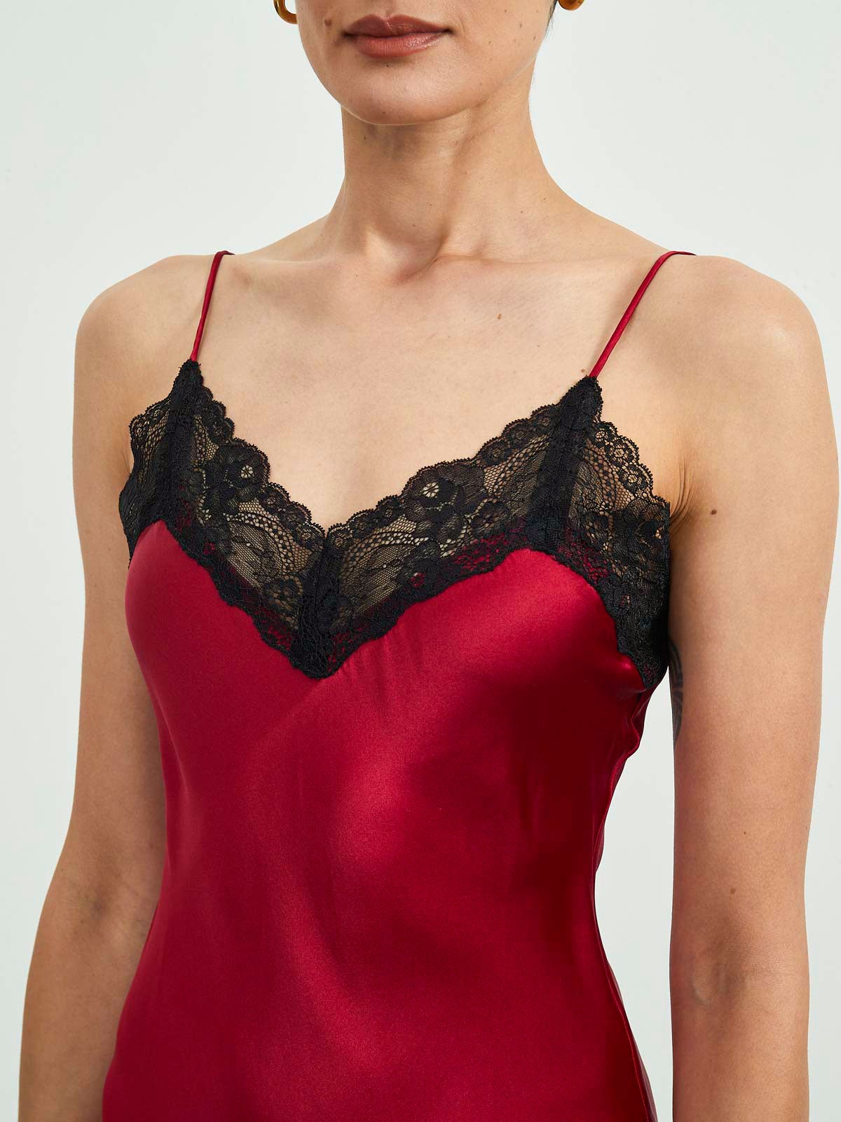 Robe de Nuit en Dentelle de Soie Pure Robe de Nuit en Dentelle de Soie Pure