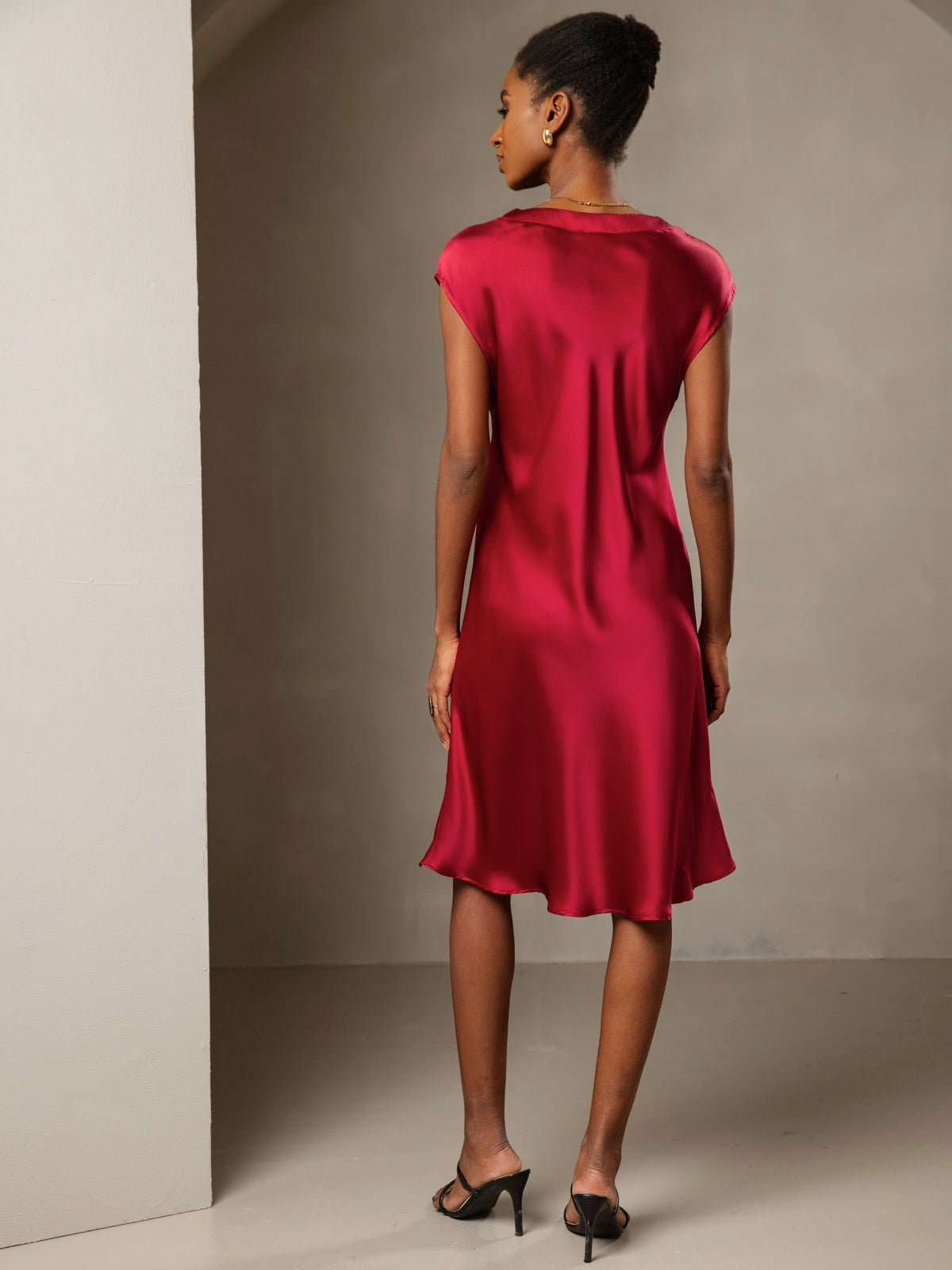 Pure Soie Élégante Cap Sleeve Robe Pure Soie Élégante Cap Sleeve Robe
