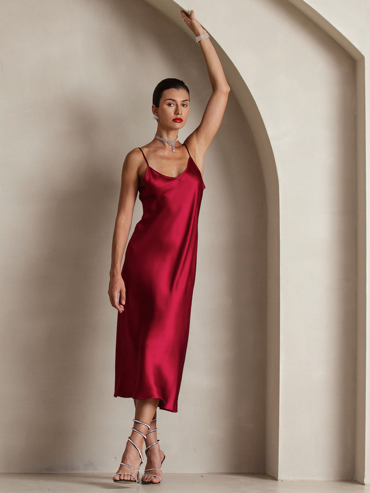 Robe Longue en Soie avec Bretelles Spaghetti Robe Longue en Soie avec Bretelles Spaghetti