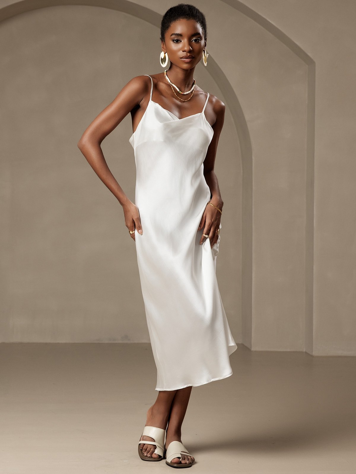 Robe Maxi Longue en Soie Pure avec Bretelles Robe Maxi Longue en Soie Pure avec Bretelles