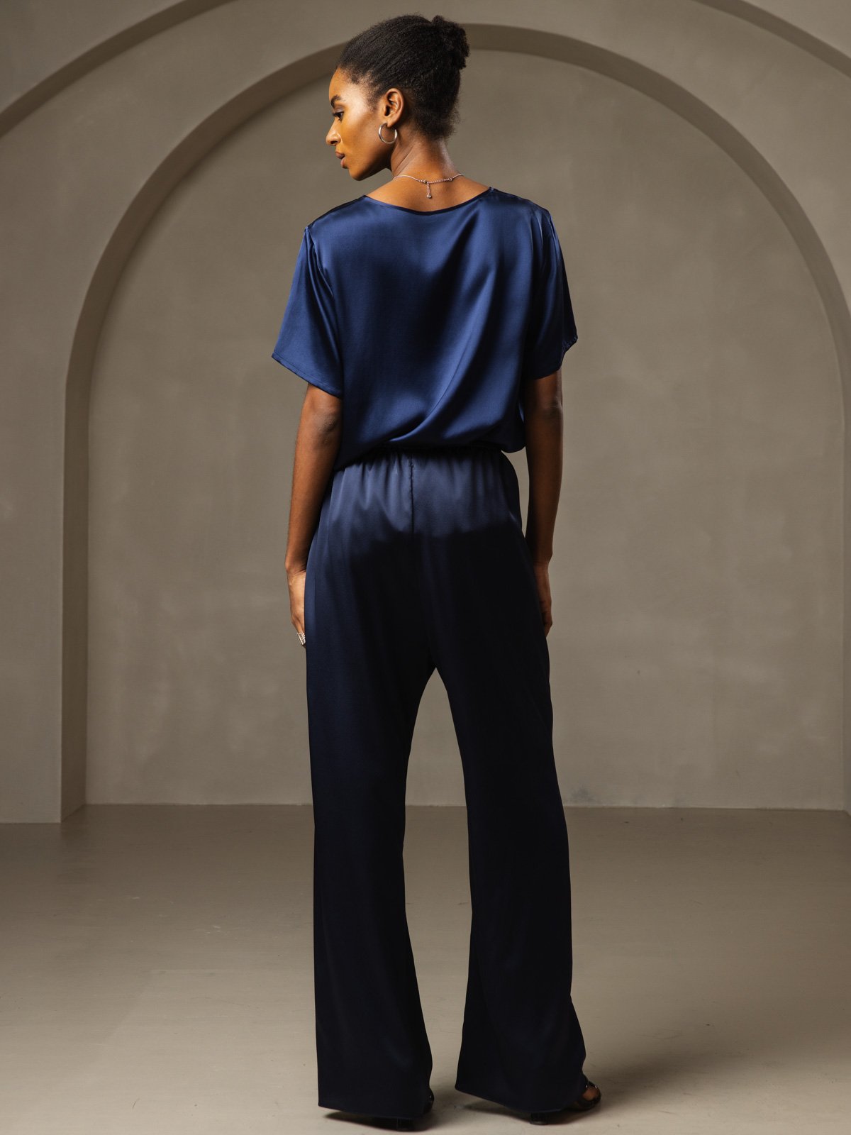 Pure Soie Manches Courtes T-shirt (pantalon non inclus) Pure Soie Manches Courtes T-shirt (pantalon non inclus)