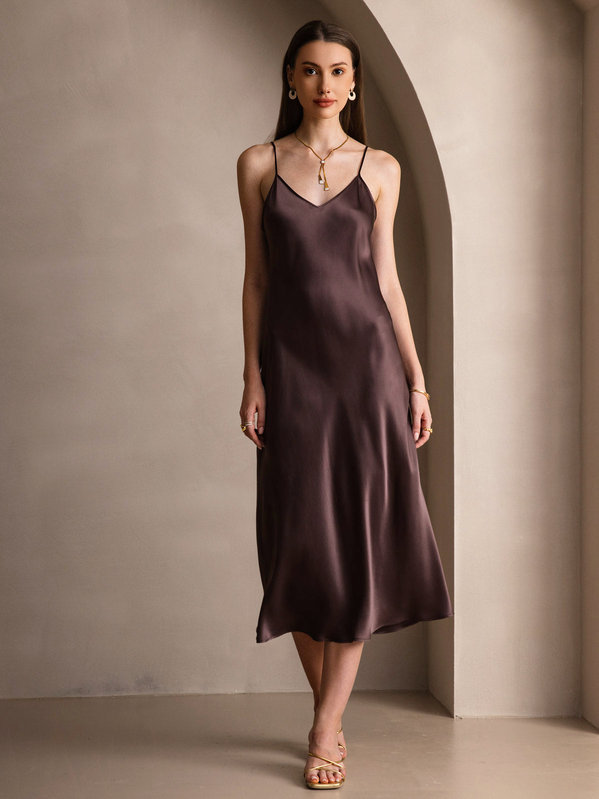 Robe Longue en Soie avec Bretelles Spaghetti Robe Longue en Soie avec Bretelles Spaghetti