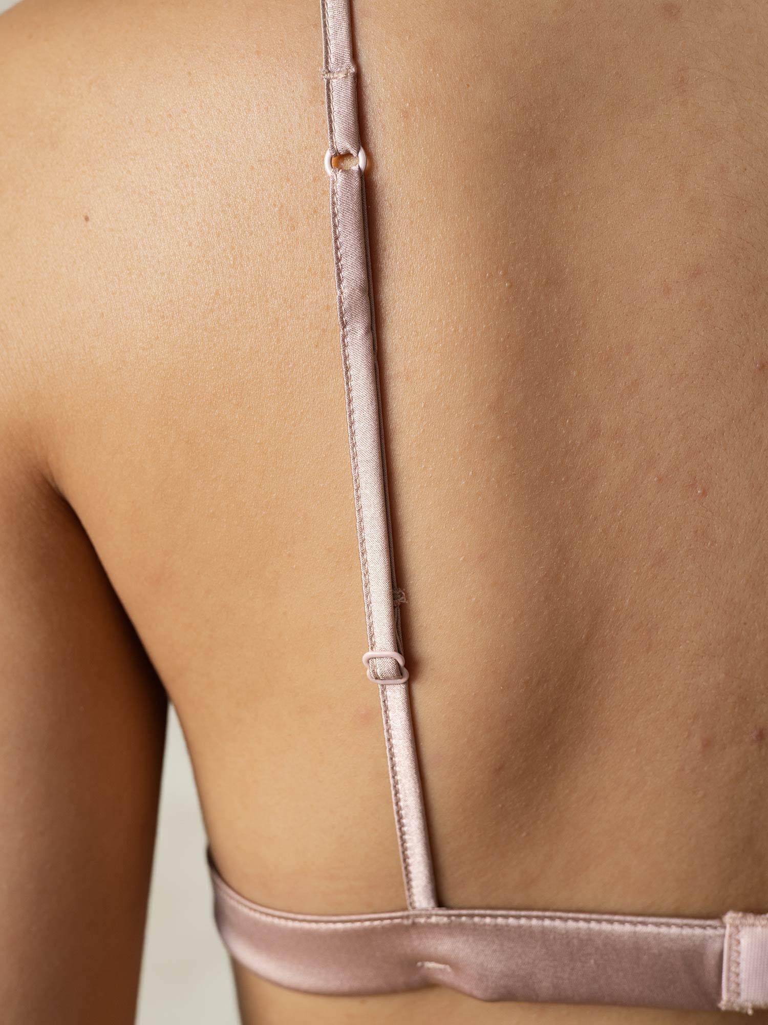 Soutien-gorge Sexy sans fil en soie Mélangée (Culotte non incluse)