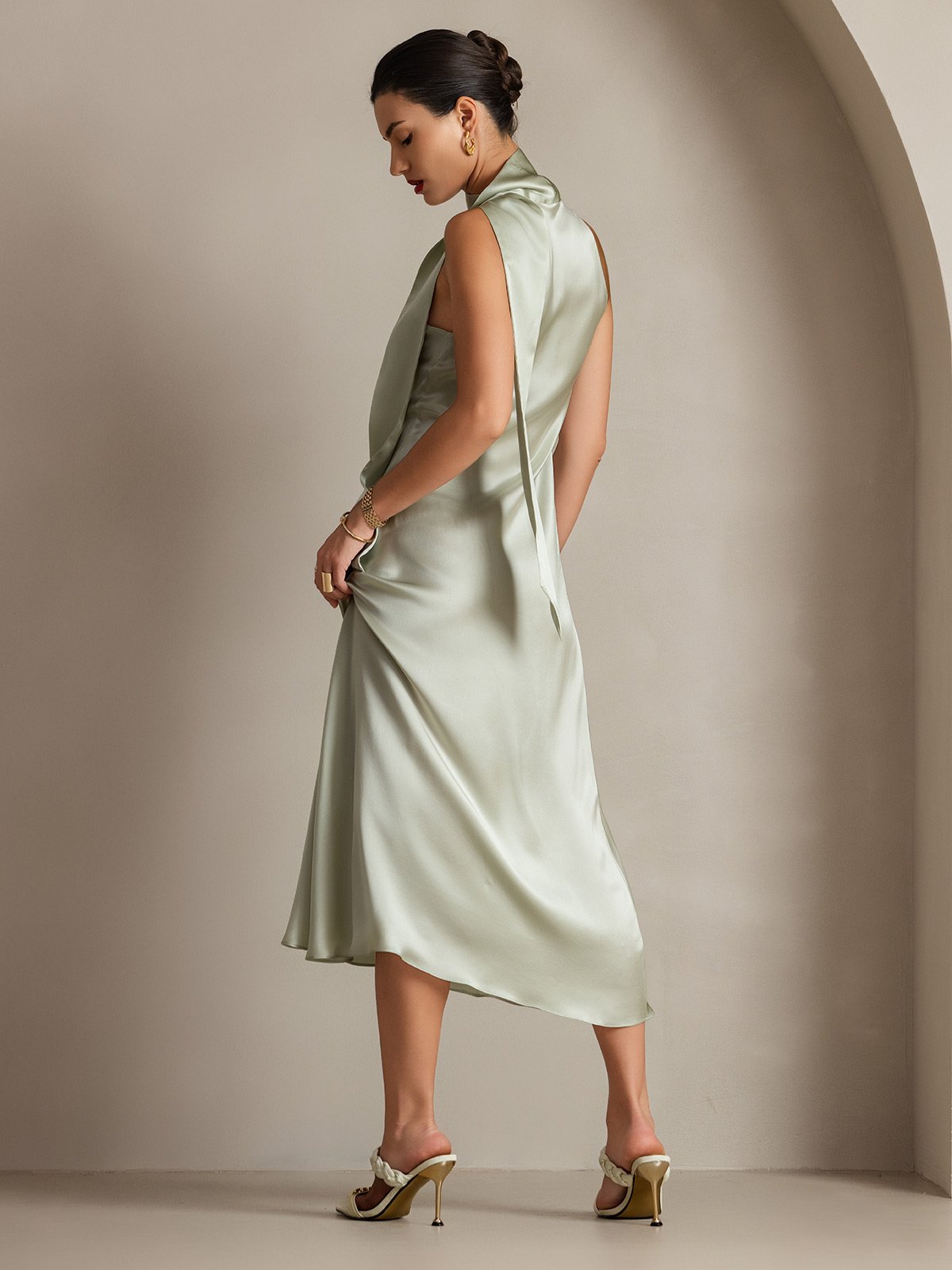 19Momme Soie Nouer Col Maxi Robe 19Momme Soie Nouer Col Maxi Robe
