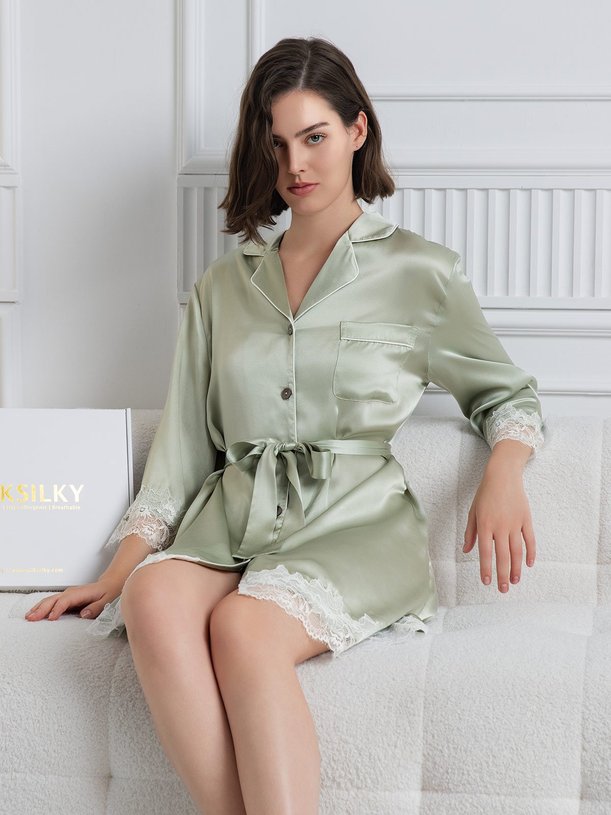 Robe chemise élégante en soie pure avec col à revers Robe chemise élégante en soie pure avec col à revers