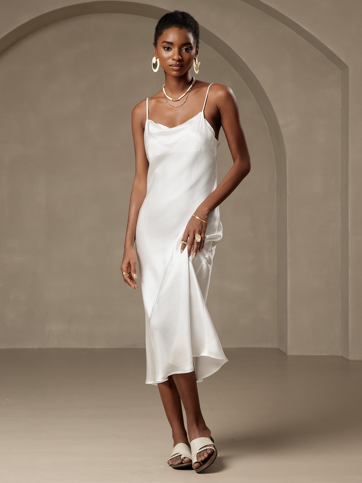 Robe Maxi Longue en Soie Pure avec Bretelles Robe Maxi Longue en Soie Pure avec Bretelles