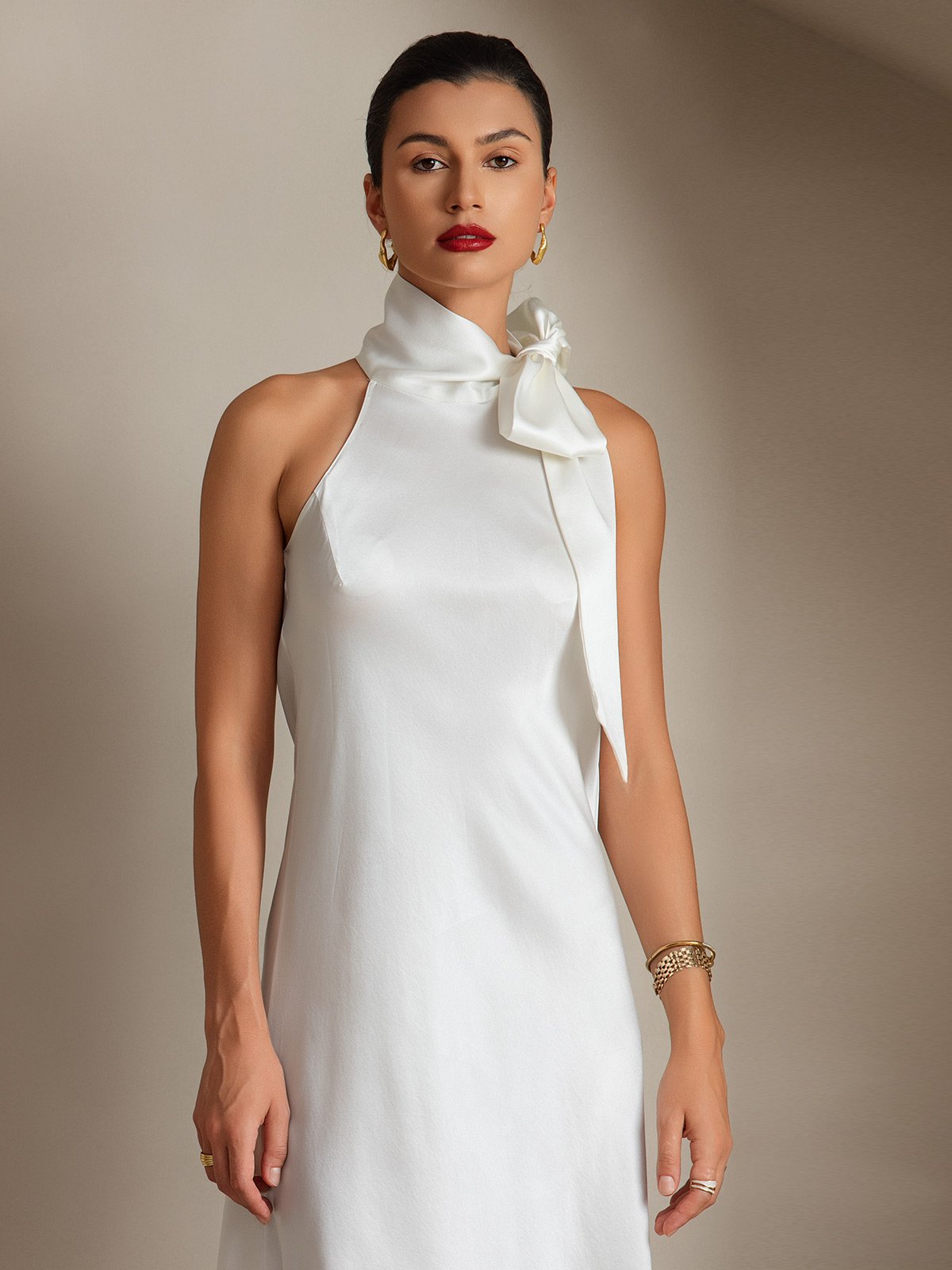 19Momme Soie Nouer Col Maxi Robe 19Momme Soie Nouer Col Maxi Robe