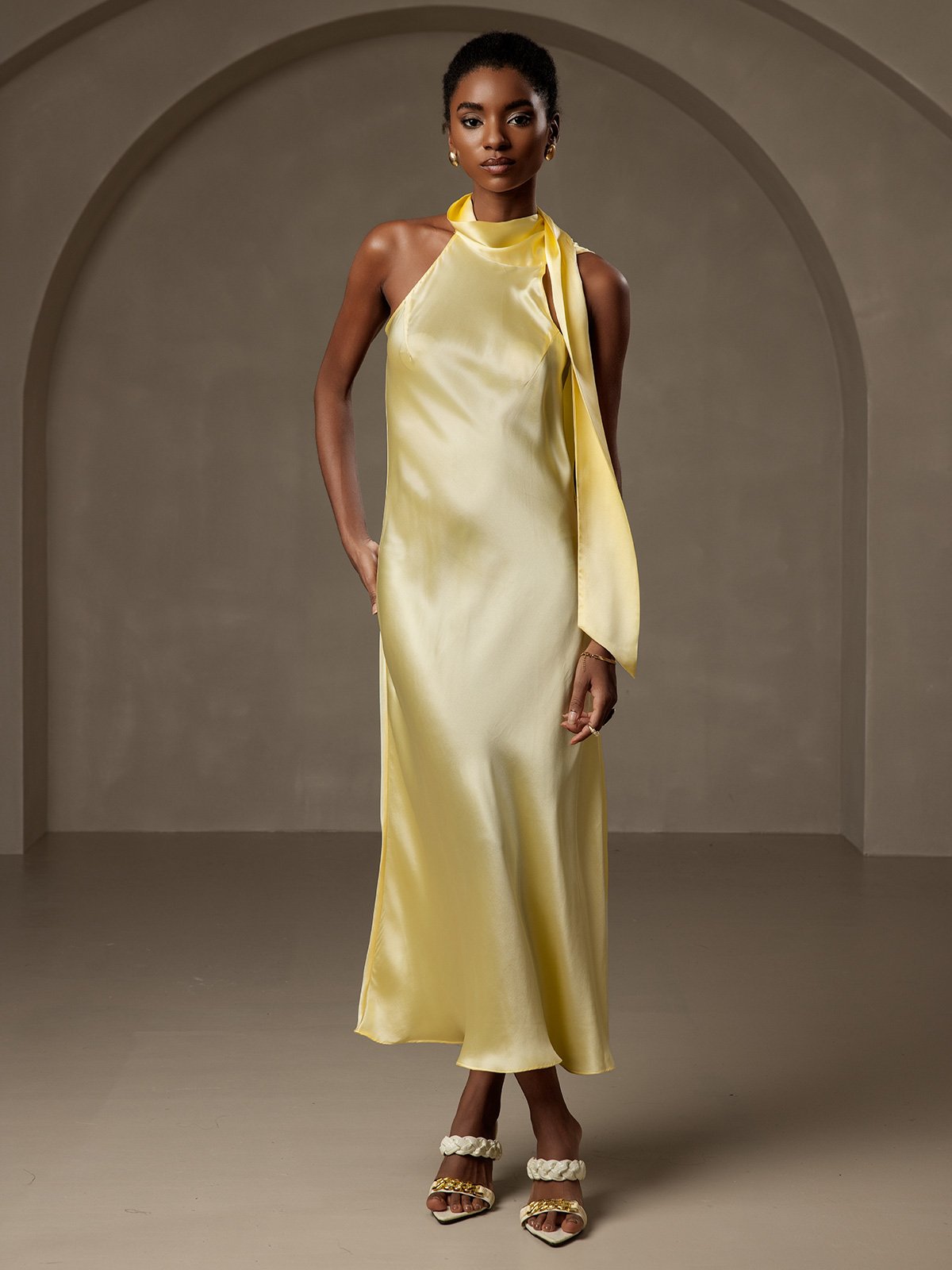 19Momme Soie Nouer Col Maxi Robe 19Momme Soie Nouer Col Maxi Robe