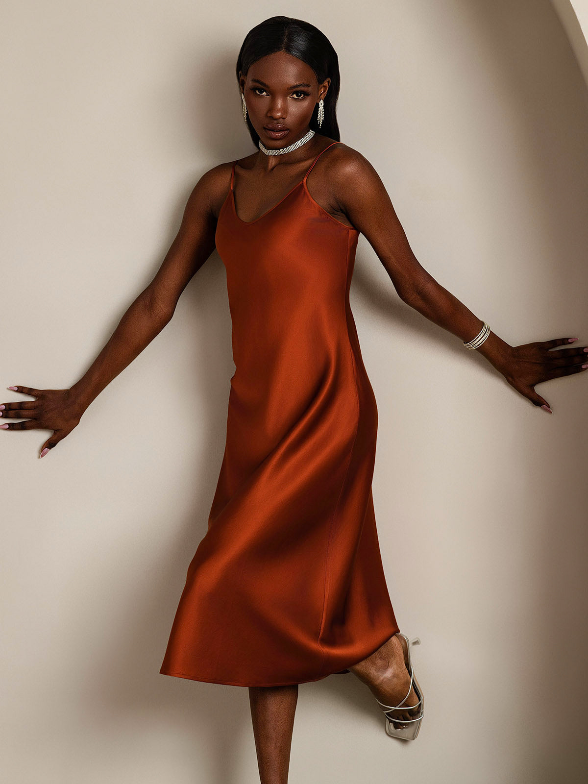Robe Longue en Soie avec Bretelles Spaghetti Robe Longue en Soie avec Bretelles Spaghetti