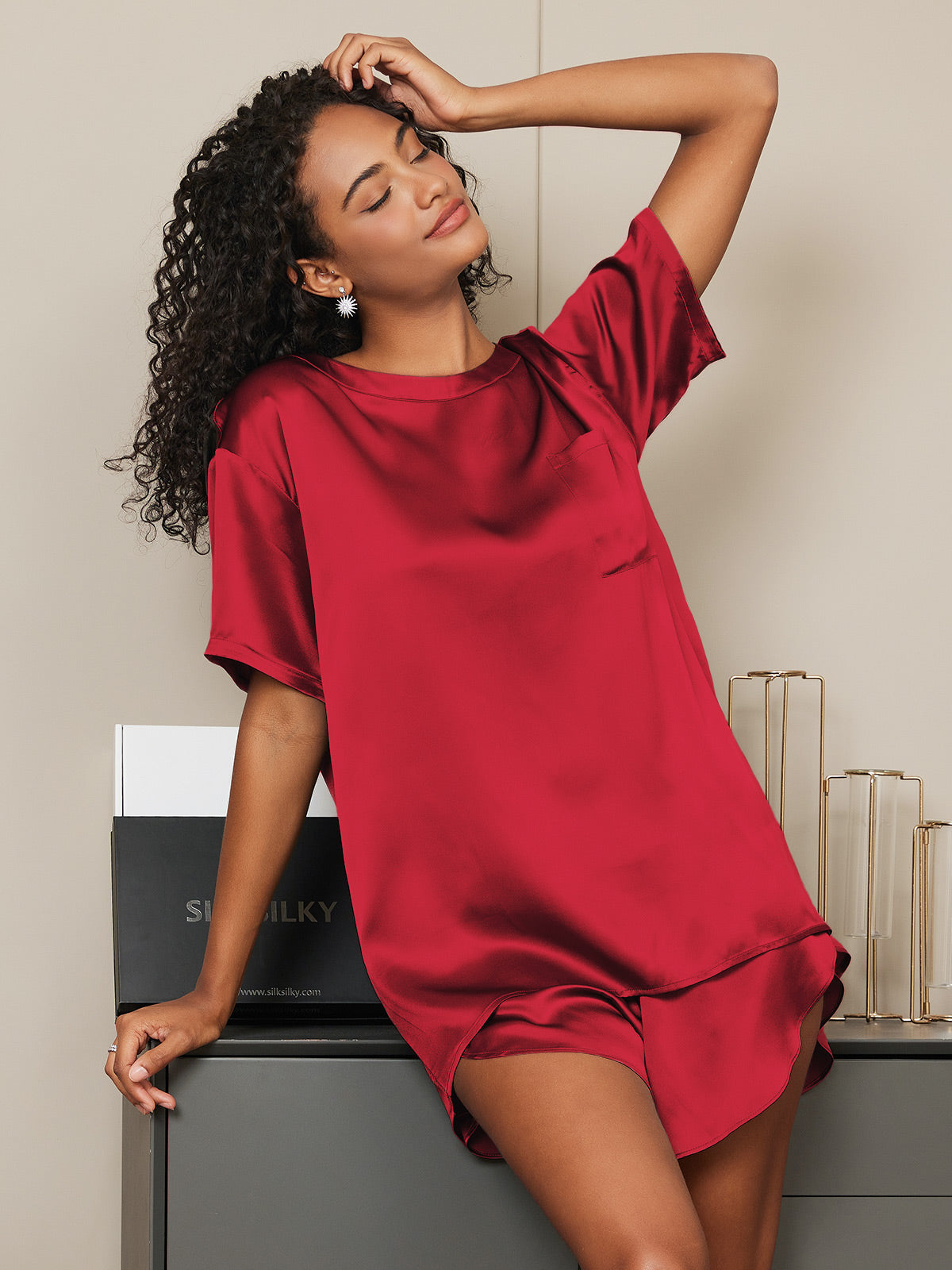 Ensemble Pyjama Court En Soie Oversize Pour Femmes Ensemble Pyjama Court En Soie Oversize Pour Femmes