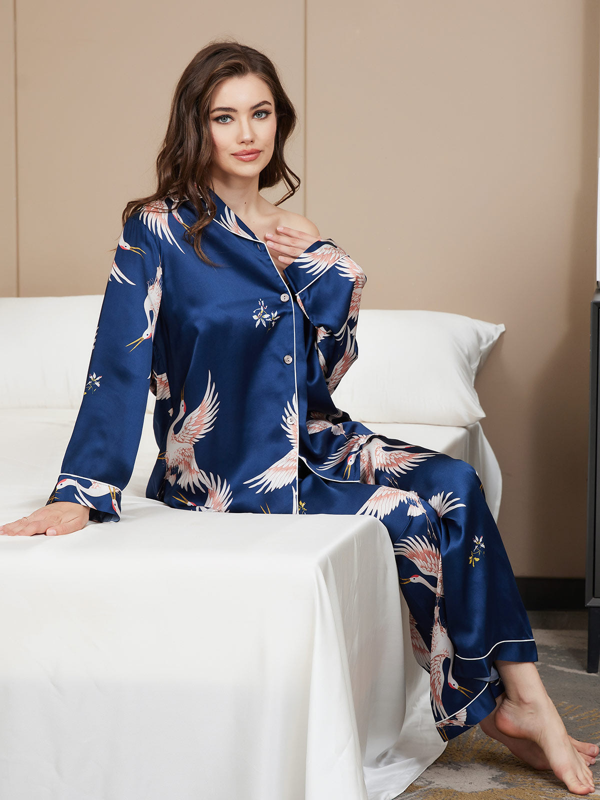 19Momme Ensemble Pyjama Long en Soie avec Imprimé Crane pour Femme 19Momme Ensemble Pyjama Long en Soie avec Imprimé Crane pour Femme