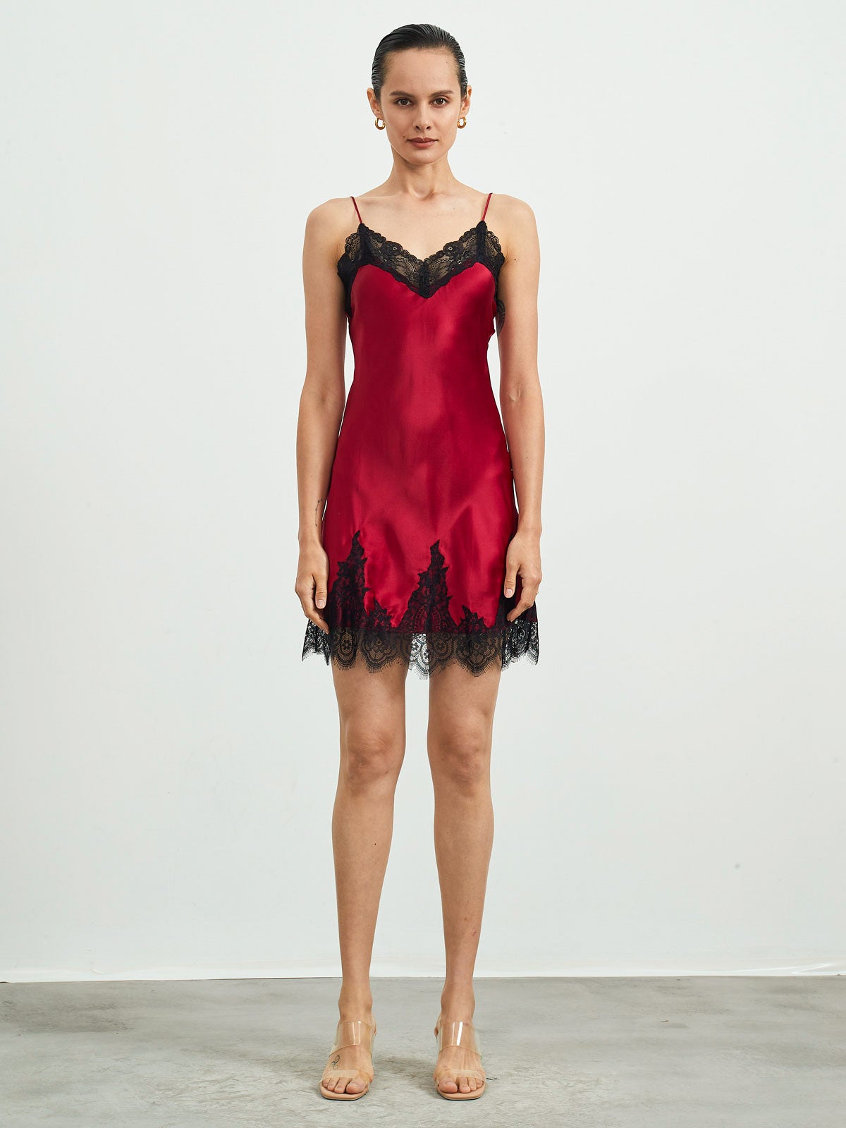 Robe de Nuit en Dentelle de Soie Pure Robe de Nuit en Dentelle de Soie Pure