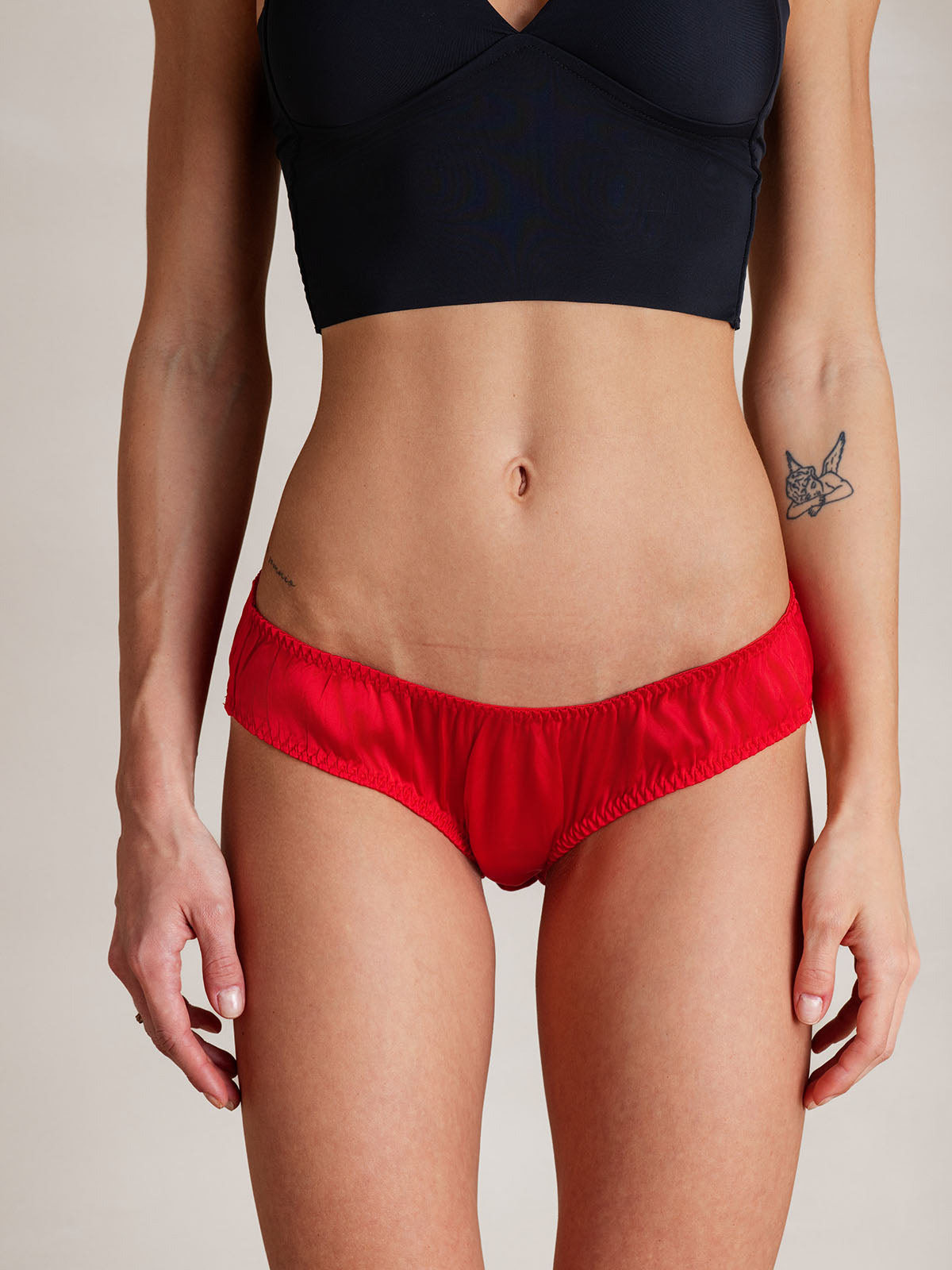 Culotte en Soie pure tricotée confortable (Soutien-Gorge Non Inclus) Culotte en Soie pure tricotée confortable (Soutien-Gorge Non Inclus)