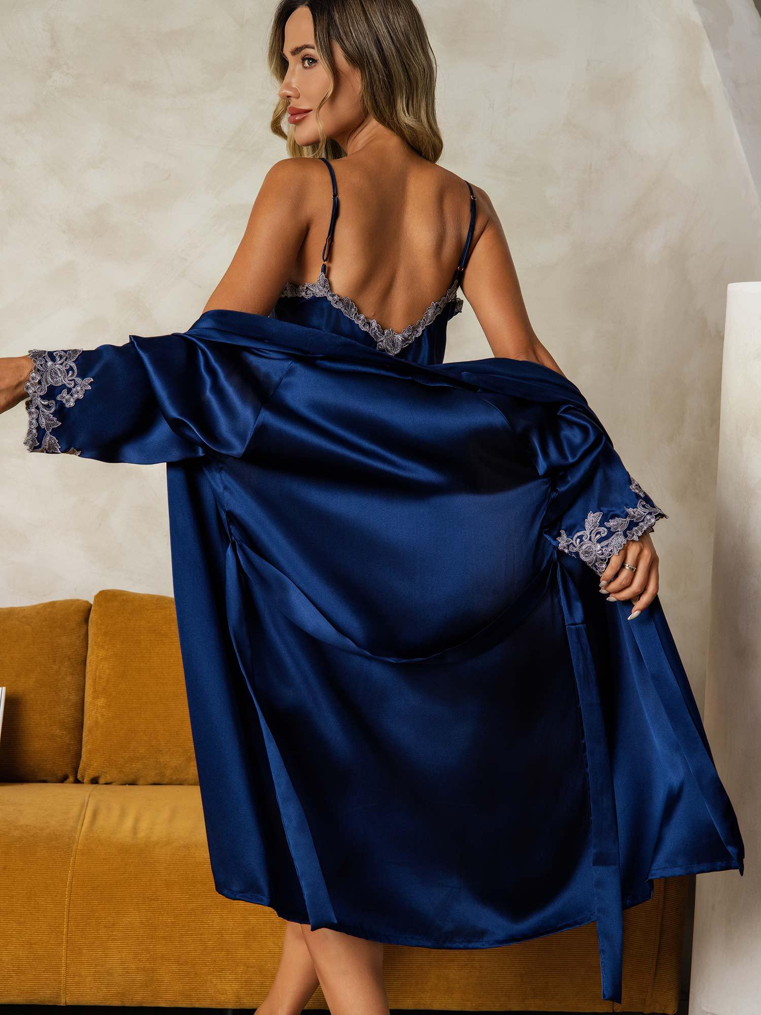 Ensemble Élégant Nuisette Et Peignoir En Pure Soie 2 Pièces Ensemble Élégant Nuisette Et Peignoir En Pure Soie 2 Pièces