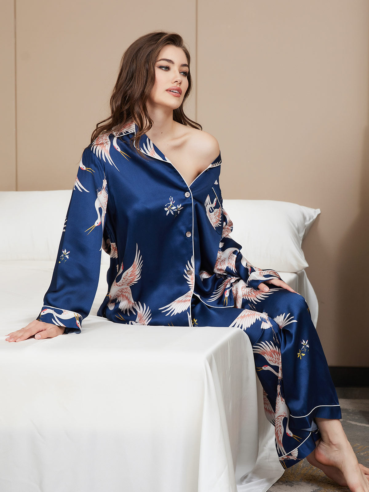 19Momme Ensemble Pyjama Long en Soie avec Imprimé Crane pour Femme 19Momme Ensemble Pyjama Long en Soie avec Imprimé Crane pour Femme