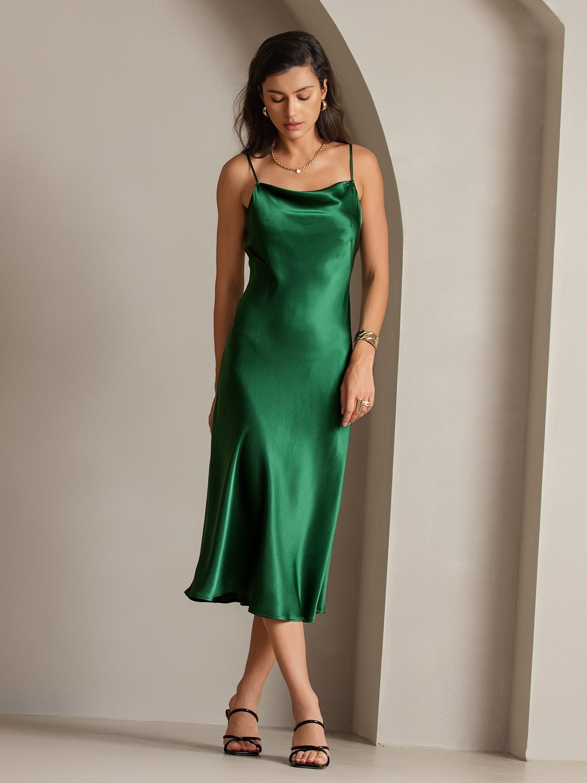Robe Maxi Longue en Soie Pure avec Bretelles Robe Maxi Longue en Soie Pure avec Bretelles
