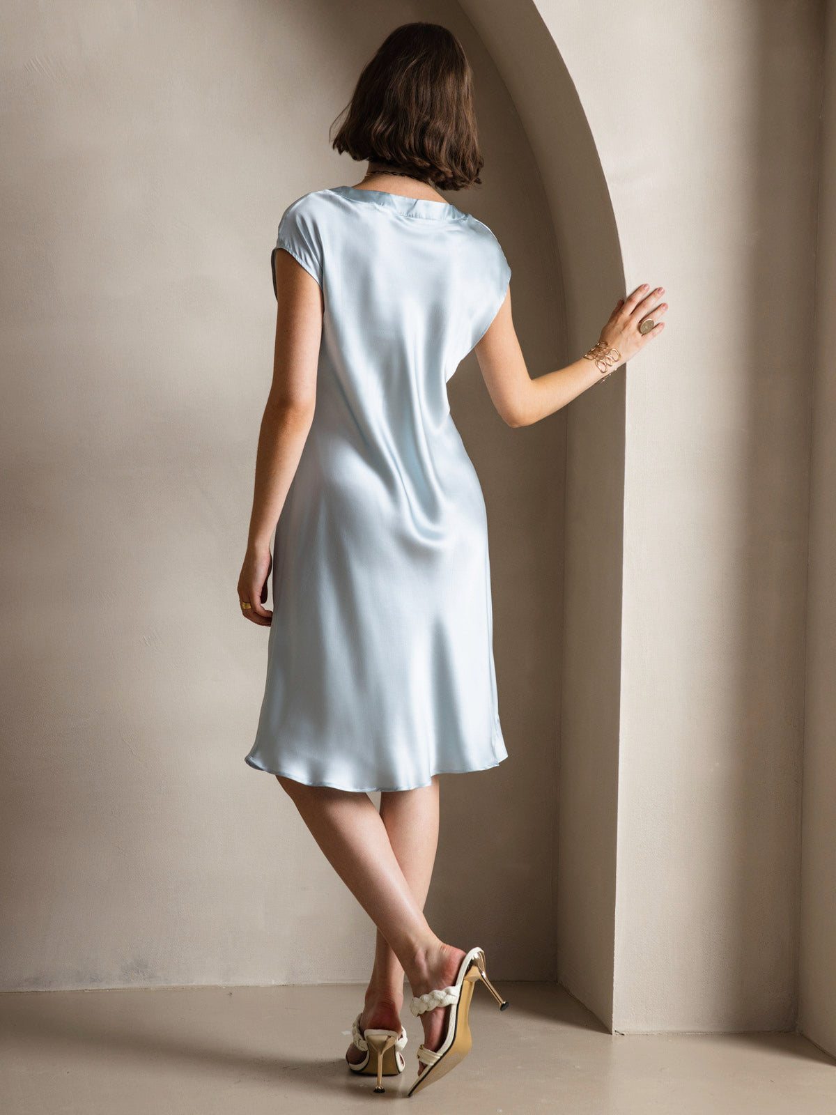 Pure Soie Élégante Cap Sleeve Robe Pure Soie Élégante Cap Sleeve Robe