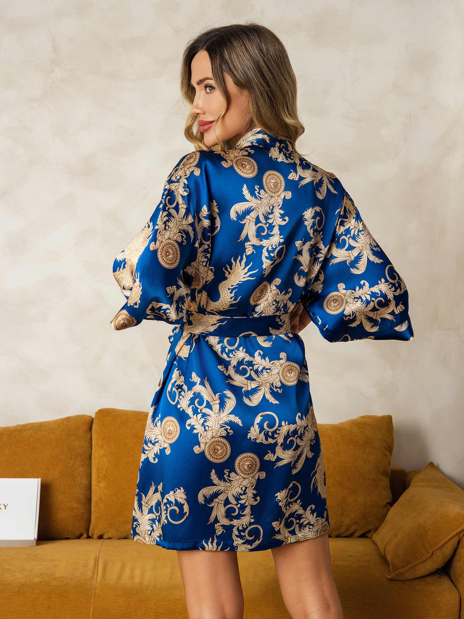 Femme Kimono Peignoir Pure Soie Imprimé Dragon Trois-quart(Avec ceinture) Femme Kimono Peignoir Pure Soie Imprimé Dragon Trois-quart(Avec ceinture)